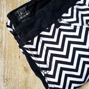 Tripp NYC Black/White Striped Chevron Skinny Jeans